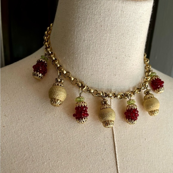 Beautiful red raspberry glass dangles and sparkling gold necklace/ earrings! - Picture 3 of 4